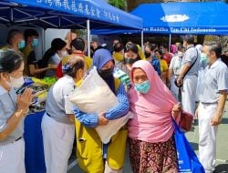 Yayasan Tzu Chi Makassar Berbagi Sembako, Disambut Sukacita Warga Karuwisi