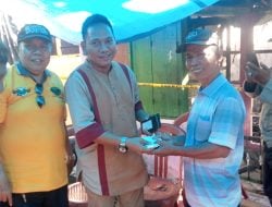 Bendahara Golkar Makassar, Ismail Kunjungi dan Bantu Korban Kebakaran di Kecamatan Wajo