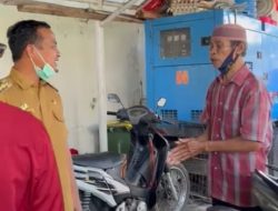 Andi Sudirman Beri Suprise Motor ke Juru Masak Rujab Gubernur dengan Masa Pengabdian 50 Tahun