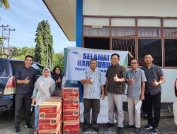 Hari Buruh, BPJamsostek Cabang Bantaeng Serahkan 97 Paket Sembako