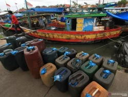 Tak Ada Suplai dari Pangkep, Warga Pulau Terpaksa Cari BBM di Bima, Malah Ditahan Polisi