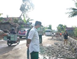 Gubernur Tinjau Ruas Pekkae-Takkalala, Mulai Tahap Pembanngunan Talud untuk Cegah Luapan Banjir di Badan Jalan
