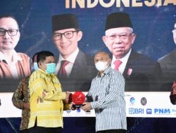 Tingkatkan UMKM di Sulsel, Gubernur Andi Sudirman dapat Penghargaan Merdeka Award