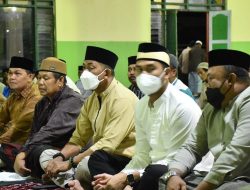 Safari Ramadan, Ketua DPRD Sinjai Salat Tarawih di Masjid Da’watul Iman
