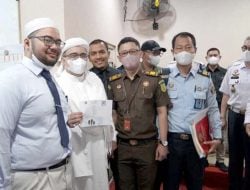 Habib Rizieq Bebas Bersyarat Pagi Ini, Langsung ke Petamburan