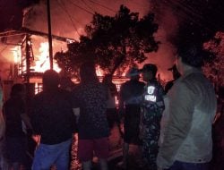 2 Rumah Panggung Terbakar di Enrekang, BPBD Sulsel Tanggap Cepat Salurkan Buffer Stock