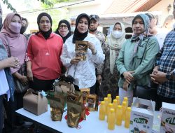 Kunjungi Longwis Dewi Sri Wasabbe, Fatmawati Rusdi Minta Para Pelaku Usaha Utamakan Label BPOM