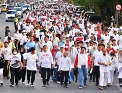 Usai Cuti Ibadah Haji, Gubernur Andi Sudirman Berolahraga 10 Ribu Langkah Bersama Keluarga Pegawai Pemprov Sulsel