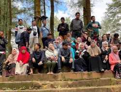 Raker SMA Islam Athirah Bukit Baruga Akhiri Dengan Tukar Kado di Malino