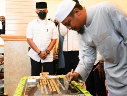 Gubernur Sulsel Salat Ashar dan Resmikan Masjid Darul Falah di Kelurahan Rappojawa Makassar