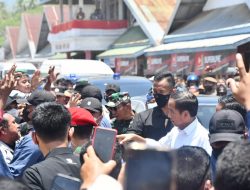 Kunjungan Kerja ke Baubau, Presiden Jokowi Disambut Hangat Warga
