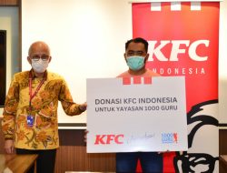 Fast Food Indonesia Serahkan Donasi Bucket For Good kepada Yayasan 1000 Guru