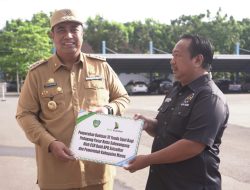 Pemkab Maros Salurkan 70 Tenda ke Pedagang Pasar Tramo