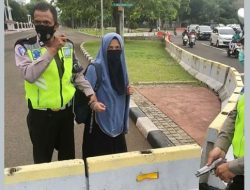 Breaking News: Perempuan Bercadar Terobos Masuk Istana Bawa Senjata Api Jenis FN