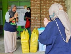 Aliyah Mustika Ilham Tinjau Korban Banjir di Makassar, Bagi-bagi Bantuan