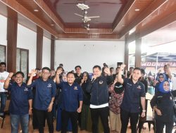 Lagi, NasDem Sulsel Serahkan Hadiah Undian E-KTA di Pinrang, Bahagia Menjadi Kader