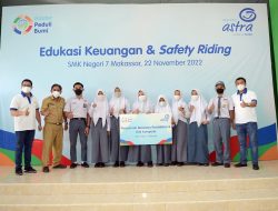 Estafet Peduli Bumi Asuransi Astra Edukasi Safety Riding ke Pelajar di Makassar