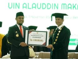 Hadiri Dies Natalis UIN Alauddin Makassar,Andi Sudirman Serahkan Bantuan 1,5 Miliar untuk Pembangunan Masjid