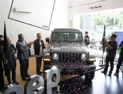 Jeep Kalla Kars Tutup 2022 dengan Jeep Wrangler Rubicon Sky One Touch