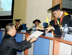 Sukses Ikuti Sidang, Ramli Rasjid Promosi Doktor di Hadapan Rektor UNM