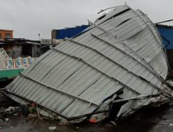 Puting Beliung Rusak Puluhan Rumah Warga, Muhammadiyah Galesong Utara Dirikan Posko Bencana
