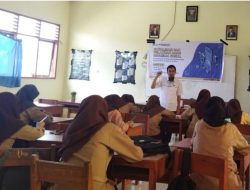 Dosen FIKOM UMI Ajak Siswa di Maros Aman Bermedia Sosial