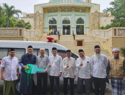 Yayasan Hadji Kalla Salurkan CSR Bantuan Ambulans untuk Masjid Raya Bukit Baruga