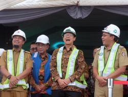 Hadiri Peletakan Batu Pertama RS UPT Vertikal Makassar, Danny Pomanto Kenalkan Branding ‘Kota Makan Enak’ Kepada Menkes