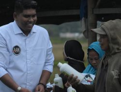 Peduli Petani, Anhar Rahman Belusukan ke 167 Desa di Gowa Bagikan Pupuk Gratis
