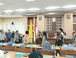Pengurus OSIS, MPK, Pramuka SMP Islam Athirah Bukit Baruga Dilantik di Kantor DPRD Sulsel