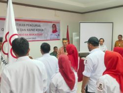 Deng Ical Lantik Pengurus PMI Kecamatan Makassar