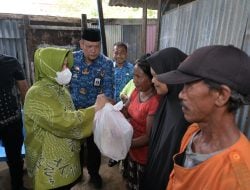 Jelang Empat Hari Banjir Makassar, TP PKK Salurkan 200 Paket Sembako untuk Pengungsi