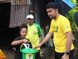 Ringankan Beban Warga Korban Banjir, Ketua KONI Parepare Beri Paket Bantuan