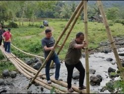 Bupati ASA Perintahkan Jajarannya Tinjau Jembatan Bambu di Desa Songing Sinjai Selatan