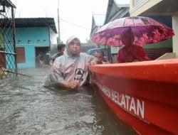 Gubernur Sulsel Instruksikan BPBD Turun Evakusi Warga Terdampak Banjir, Sebar 10 Perahu di Makassar