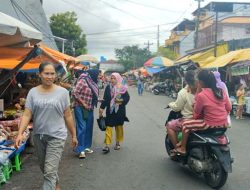 Sepi Pembeli Jelang Kedatangan Jokowi, Pedagang Pasar Terong: Sebentar Bede Na Kasih Jaki Amplop