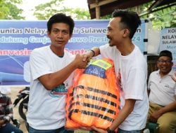 Komunitas Nelayan Pesisir Dukung Ganjar Beri Bantuan Bahan Jaring dan Pelampung kepada Pelaut di Kabupaten Gowa