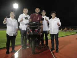 Apresiasi Keberhasilan PSM Makassar, Honda Hadiahkan 18 Motor dan Luncurkan Motor Livery PSM