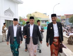 Salat Idulfitri Bersama Bupati, Ketua DPRD Wajo : Ummat Islam Kembali Fitrah