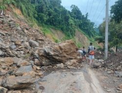 Sempat Longsor, Ruas Jalan Sa’dan – Batusitanduk Sudah Dapat Dilalui Kendaraan