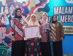 Guru Bahasa Daerah SMP Negeri 2 Kota Parepare Raih Penghargaan Dari Kemdikbudristek RI