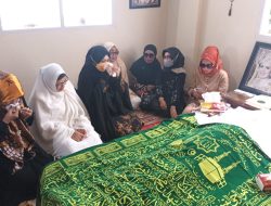 Erna Rasyid Taufan Melayat ke Rumah Duka Andi Dika Putri Faisal Andi Sapada
