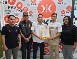 PKS Siapkan Kuota untuk Milenial Makassar, Firman Mandala Dikawal Gema Keadilan saat Mendaftar