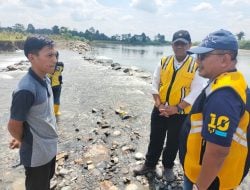 Perjuangkan Lahan Petani, Muhammad Fauzi Tinjau Langsung Tanggul Sungai Baliase yang Jebol