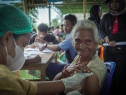 Pemerintah Indonesia dan AIHSP Berbagi Pembelajaran Terkait Komunikasi Resiko dan Pemberdayaan Masyarakat untuk Vaksinasi COVID-19 yang Inklusif