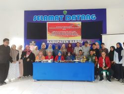 Tim Peneliti FEB Unhas Gelar Pelatihan Pengolahan Cabe Rawit di Takkalasi