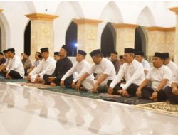 Ketua DPRD Sinjai Ikuti Takbir Bersama Pemkab Sinjai