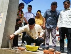 Letakkan Batu Bata Pertama Pembangunan Masjid An Nasr, Taufan Pawe Maknai Wujud Pendidikan Karakter