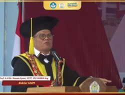 Hadir pada Wisuda Sarjana Unsulbar, Rektor UNM Ajak Alumni Maksimalkan Potensi dan Kembangkan Daerah