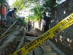Mayat Tanpa Identitas Ditemukan Di Bawah Reruntuhan Tembok Pagar Kelurahan Bontoa